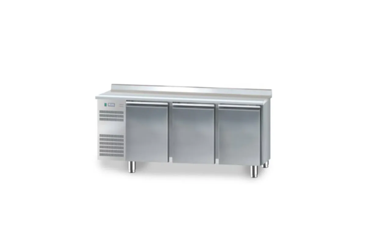 Stół mroźniczy 3-drzwiowy z drzwiami pełnymi, Dora metal DM‐95003.0.0 BS/AS
