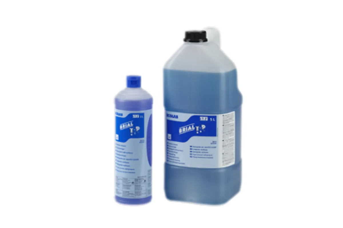 Środek do mycia i konserwacji powierzchni błyszczących / zmywalnych Brial TOP 1 l