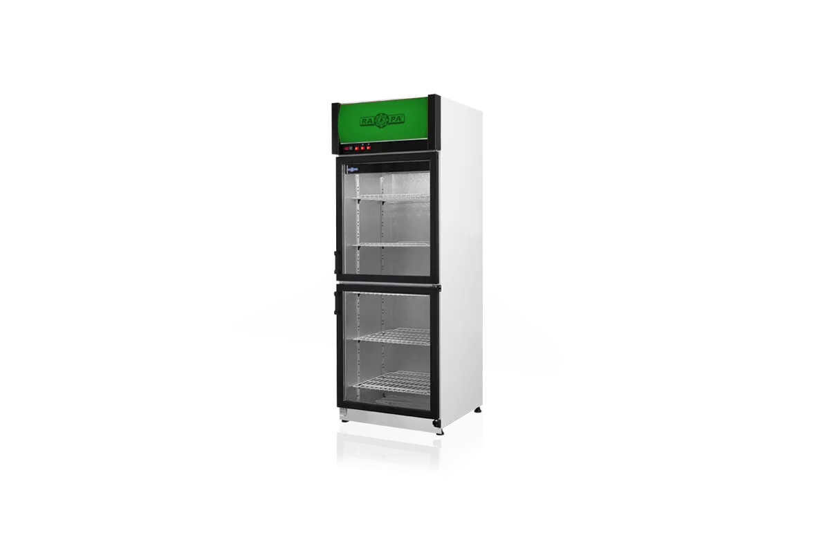 Szafa chłodnicza przeszklona lub dzielona, przeszklone drzwi, pojedyncze, typ AG 4 klasa klimatyczna, model SCH-S825/2D4KLAG