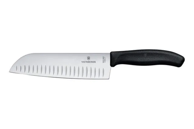 Victorinox Swiss Classic Santoku z karbowaną krawędzią 17 cm