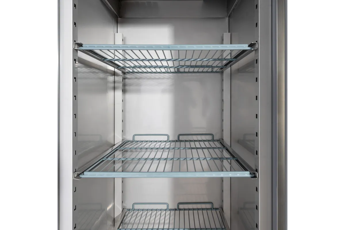 Szafa chłodnicza ze stali nierdzewnej na kółkach, GN 2/1, V 650 l Stalgast 830620