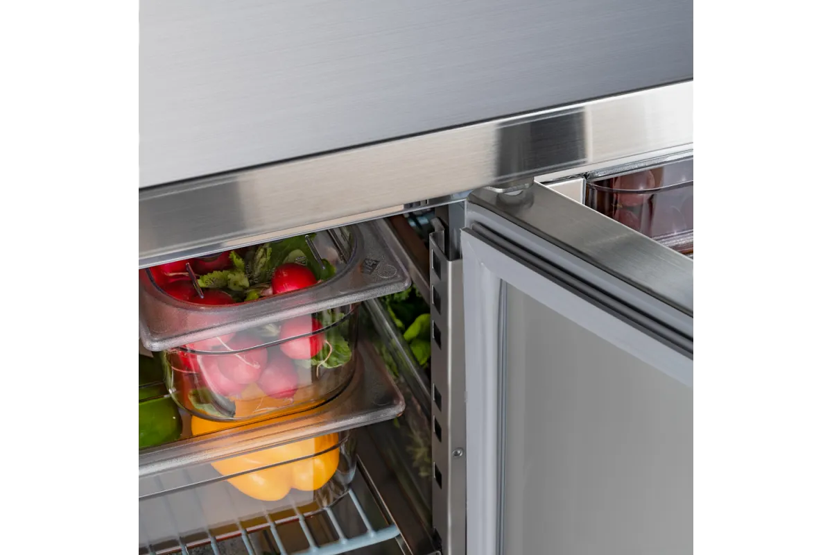 Stół chłodniczy 3 drzwiowy, agregat po prawej stronie, V 417 l Stalgast 831036