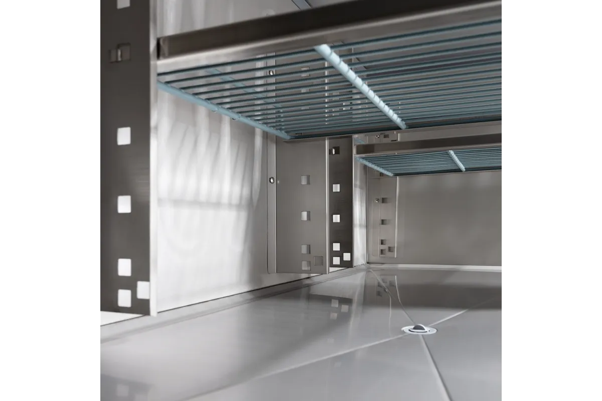 Stół chłodniczy 3 drzwiowy, agregat na dole, V 368 l Stalgast 832039