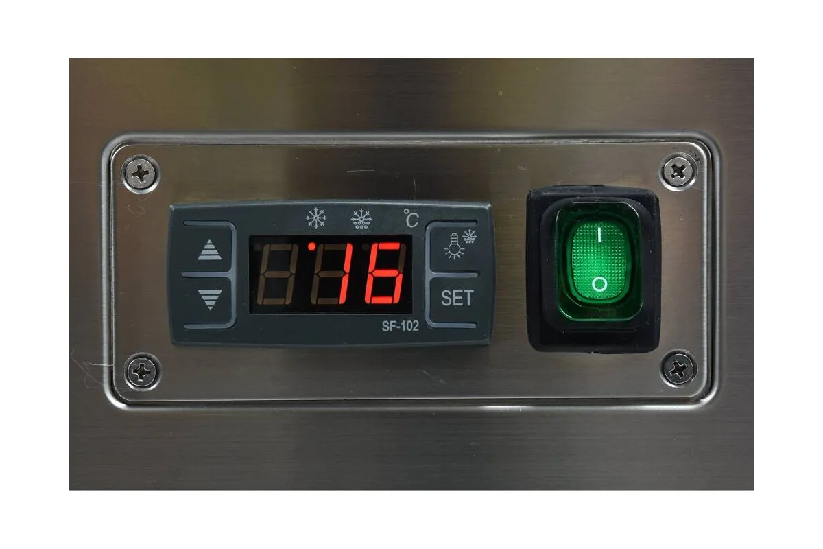 Witryna chłodnicza 300l 65x80x144 czarna Yato YG-05040