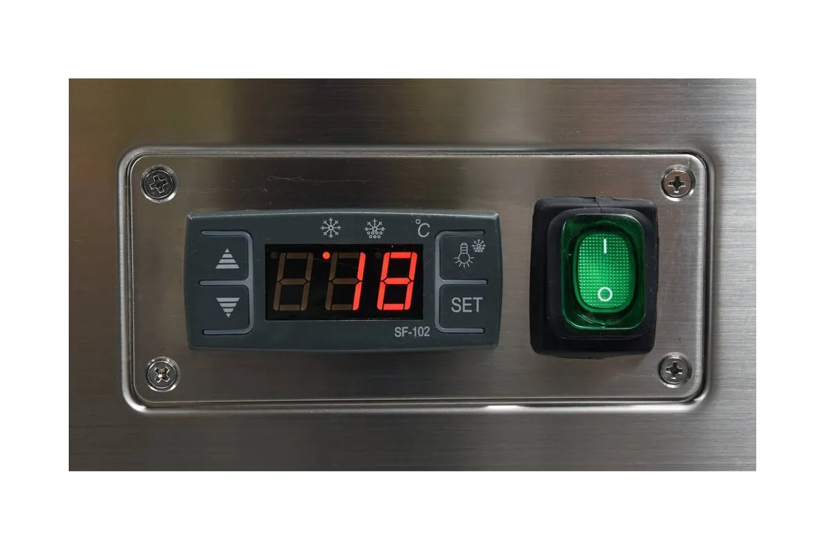 Witryna chłodnicza 400l 90x80x144 czarna Yato YG-05045