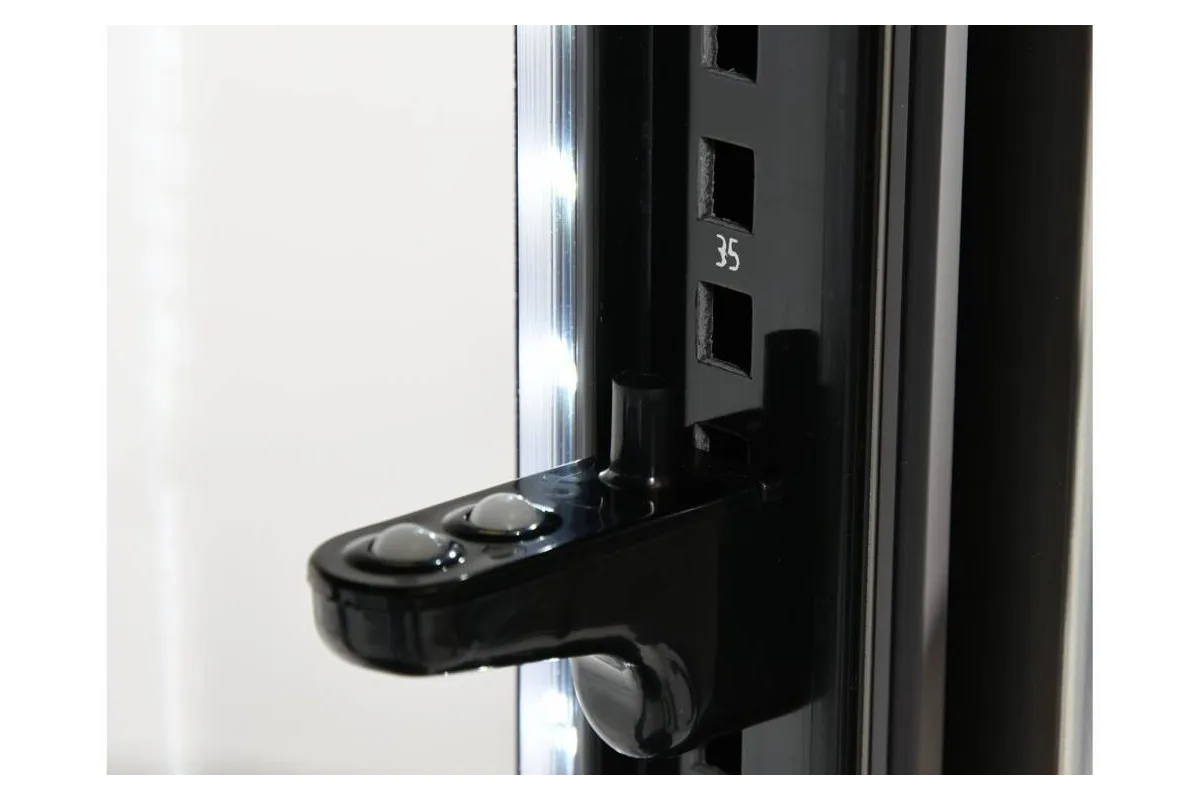 Witryna chłodnicza 100l 48x48x103 czarna Yato YG-05094