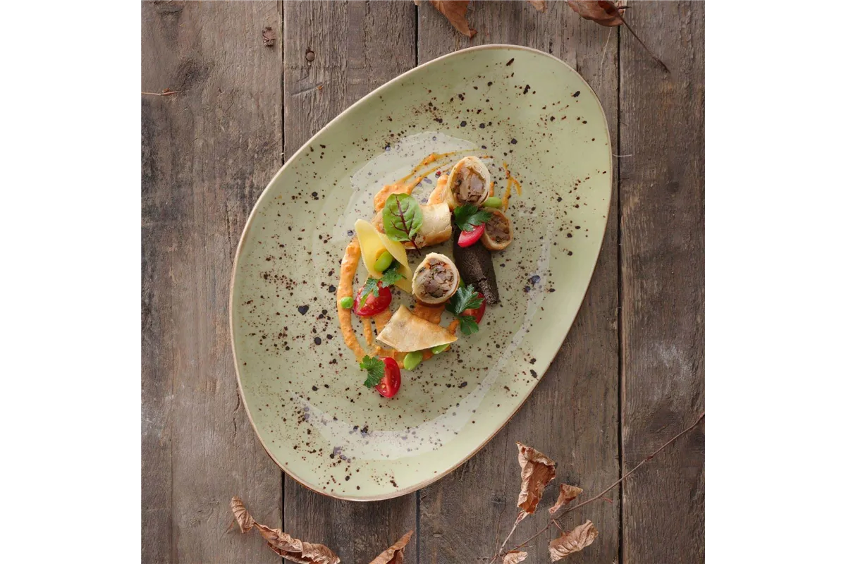 Talerz o organicznym kształcie Olive 350x210 mm Fine Dine 778036