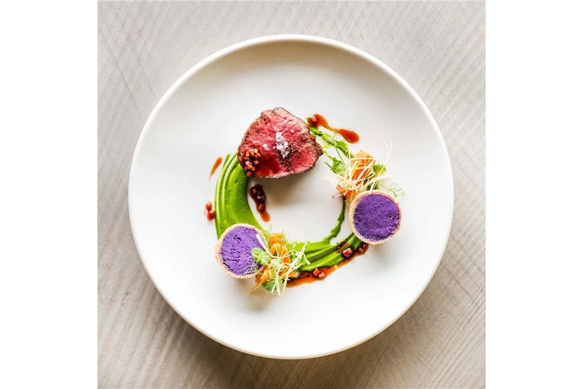 Talerz bez rantu Crema 250 mm Fine Dine 774960