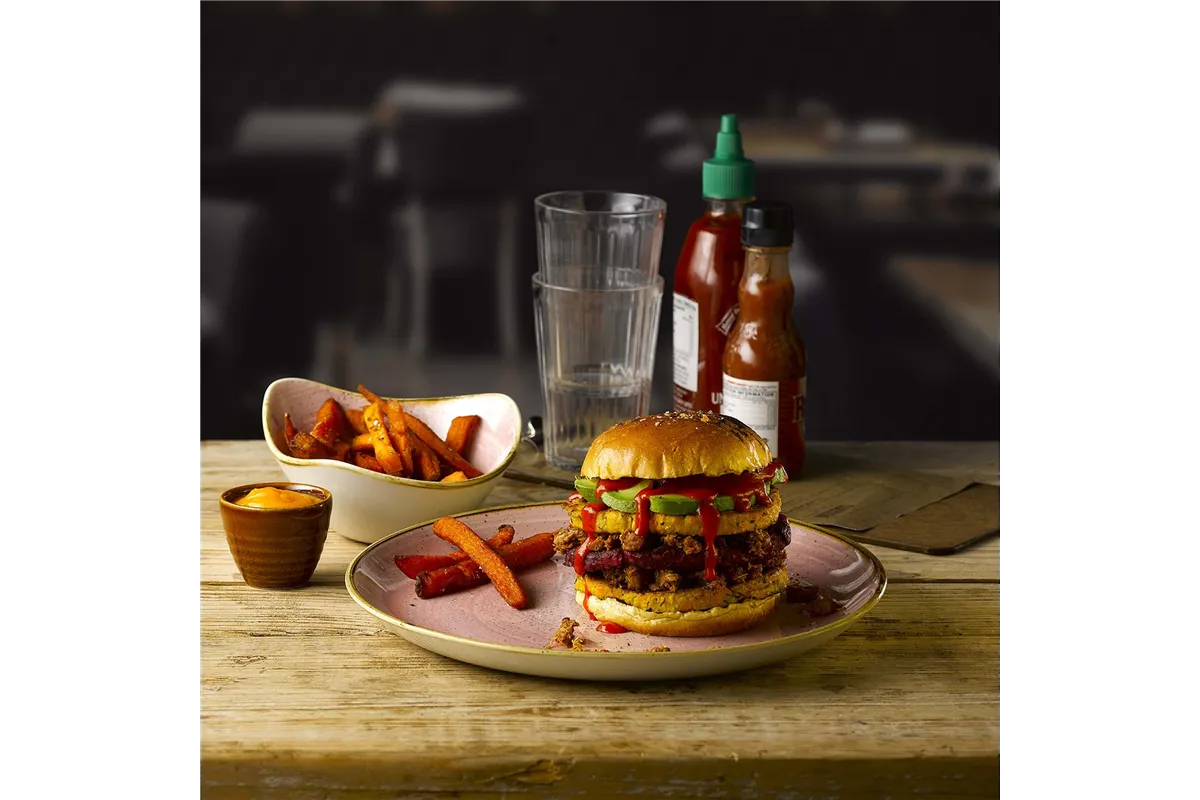 Talerz płytki Stonecast Petal Pink 165 mm Churchill SPPSEVP61