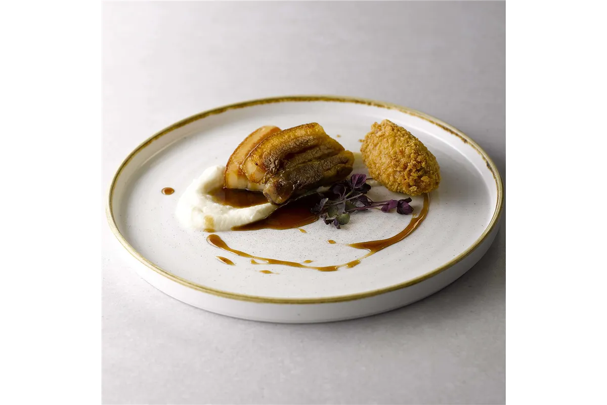 Miska coupe Stonecast Barley White 248 mm Churchill SWHSEVB91