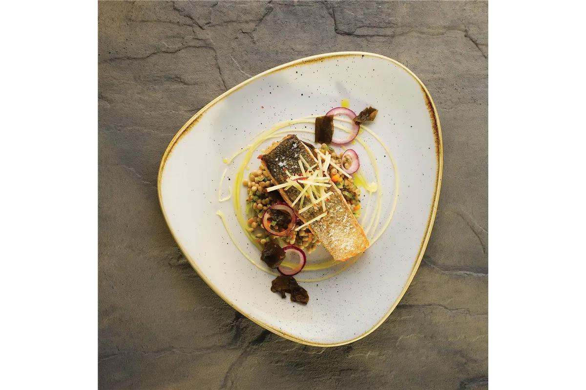 Talerz organiczny z wysokim rantem Stonecast Barley White, 230mm Churchill SWHSWOB21