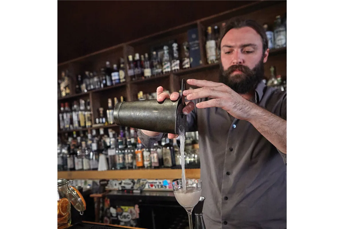 Miarka barmańska Bell z prostą krawędzią, czarna, BarFly, 25/50ml BarFly M37098BK