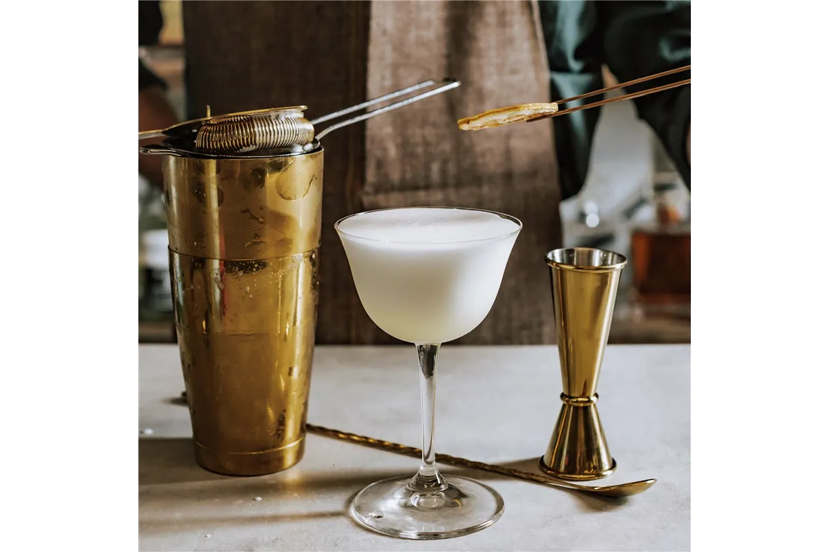 Miarka barmańska Bell z prostą krawędzią, złota, BarFly, 25/50ml BarFly M37098GD