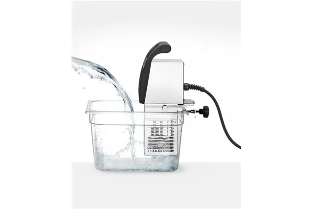 Cyrkulator zanurzeniowy do gotowania sous vide HENDI MASTERVIDE, 56L, 230V/2000W, 137x215x361mm Hendi 222546 Cyrkulator zanurzeniowy do gotowania sous vide HENDI MASTERVIDE, 56L, 230V/2000W, 137x215x361mm Hendi 222546