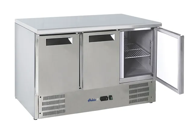 Stół chłodniczy z 3-drzwiowy, 219L, 220-240V/152W, 1365x700x855mm Arktic 236147