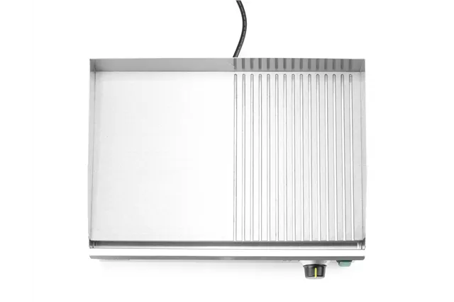 Płyta grillowa w połowie żebrowana, Kitchen Line, 1/2 gładka, 1/2 ryflowana, 220-240V/2400W, 527x404x233mm Hendi 154946