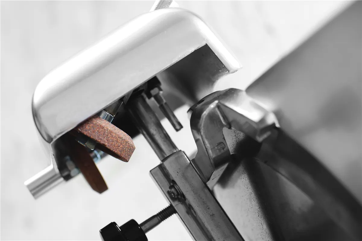 Krajalnica 195 Profi Line, Profi Line, 230V/200W, 416x400x335mm Hendi 210031