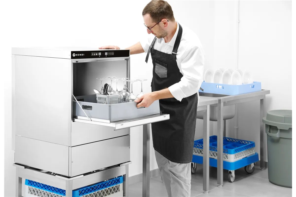 Zmywarka do naczyń 50x50 – sterowana elektronicznie, 400V/6600W, 570x600x830mm Hendi 231753