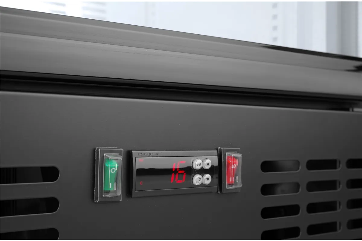 Lodówka barowa 1-drzwiowa, 243L, czarny, 220-240V/195W, 600x530x1820mm Arktic 233924