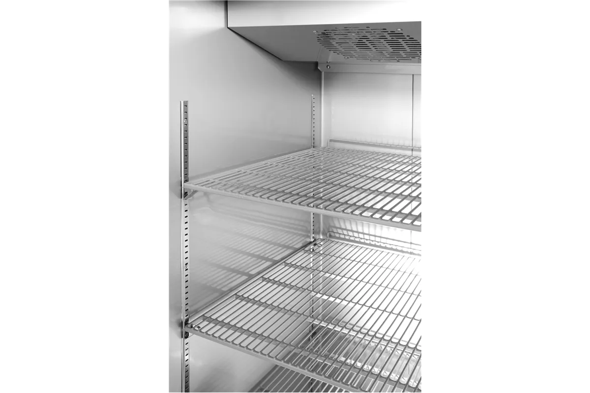 Szafa chłodnicza, 1-drzwiowa, GN 2/1, 465L, 230V/250W, 700x880x2043mm Arktic 236673