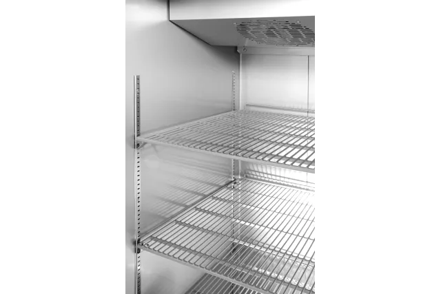 Szafa chłodnicza, 1-drzwiowa, GN 2/1, 465L, 230V/250W, 700x880x2043mm Arktic 236673