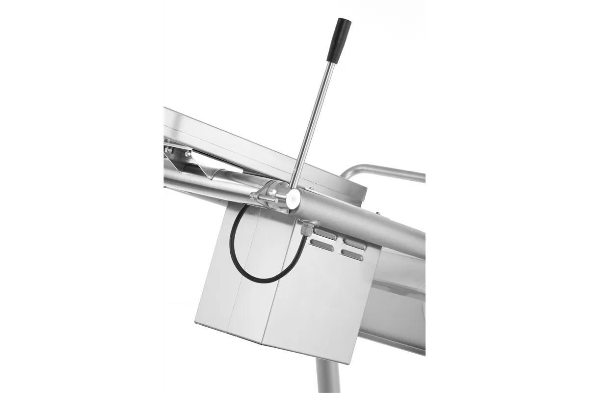 Mikser Turbo TRX-22 wymiary podczas pracy 568x1643x1219mm wymiary prz złożeniu 568x963x1651mm 400V/2200W Sammic 3030506