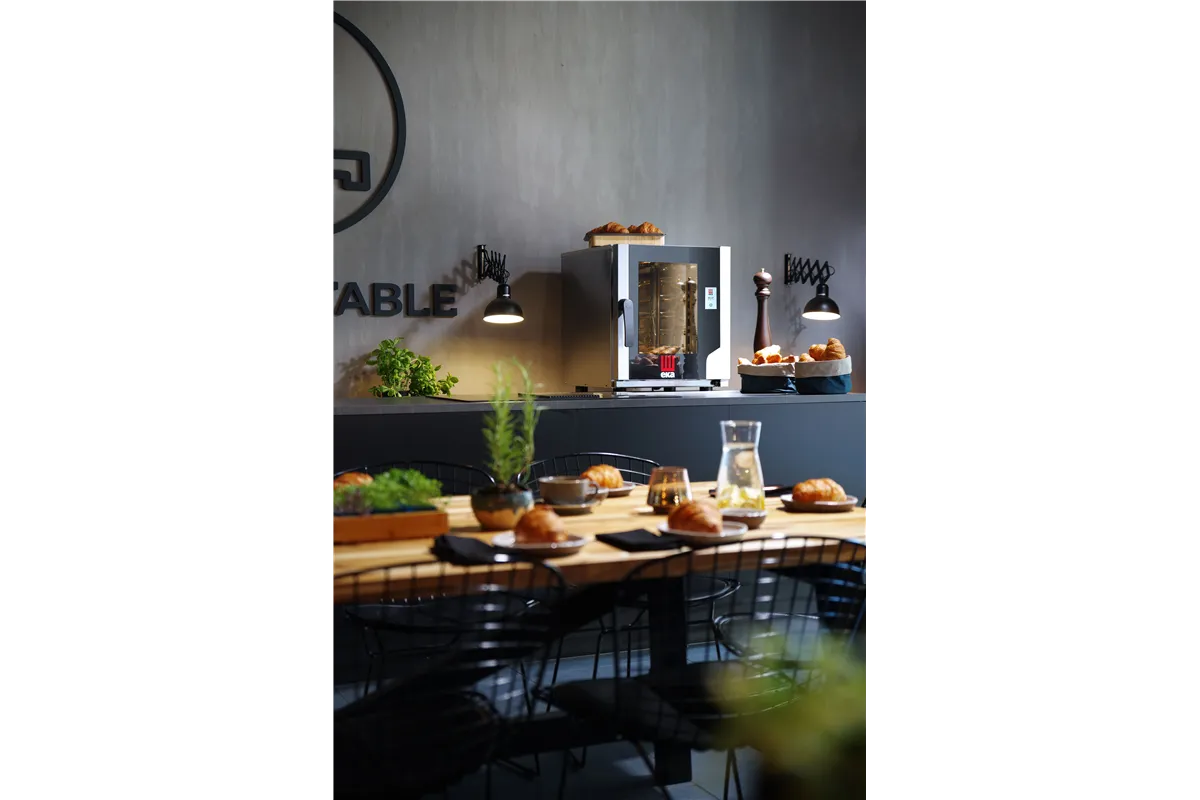 Piec konwekcyjno-parowy Evolution Next 5xGN2/3 elektryczny natryskowy  Evolution 230V/3200W 550x754x662mm Tecnoeka EKF523NTUD