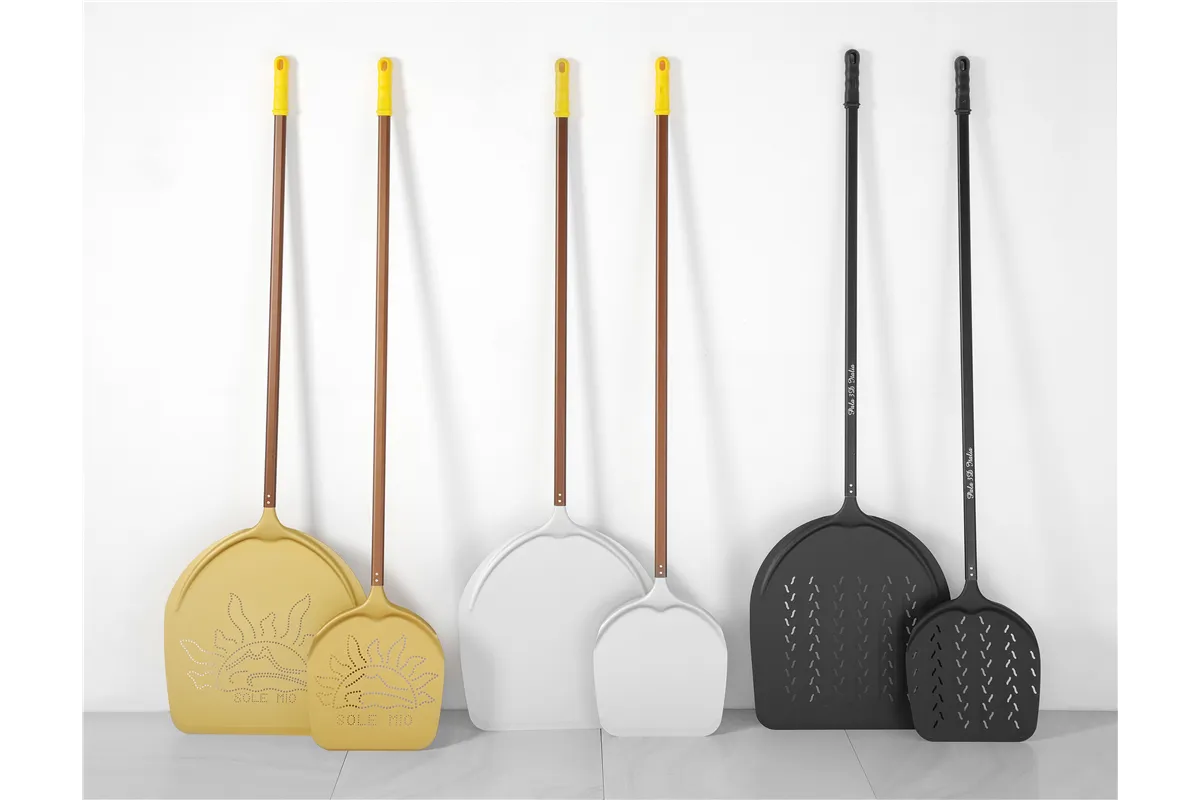 Łopata do pizzy Italia 3D perforowana, 1700x320mm Lilly Codroipo 617809