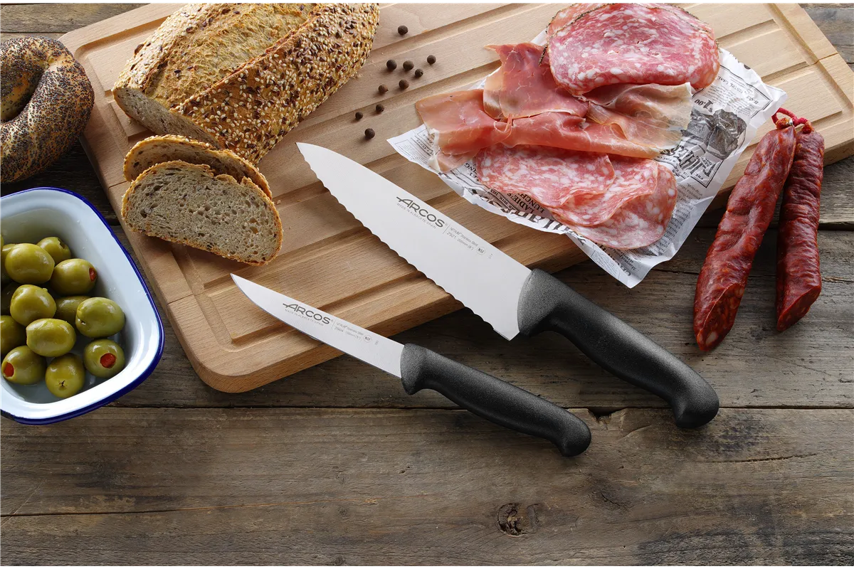 Nóż szefa kuchni, ząbkowany, seria 2900, czarny, 333mm Arcos 292115