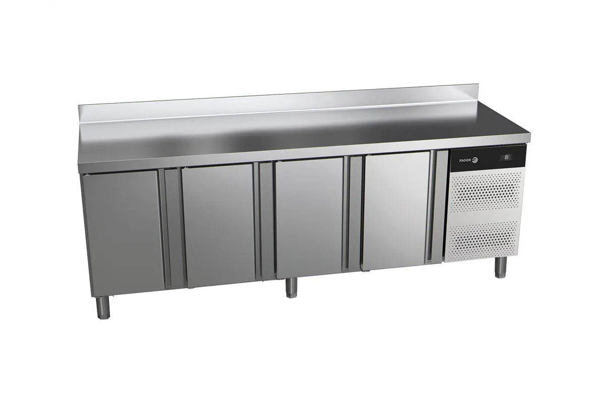 Stół chłodniczy piekarniczo-cukierniczy CONCEPT z 4 drzwiami 792L 2542x800x850mm Fagor CCP-4B
