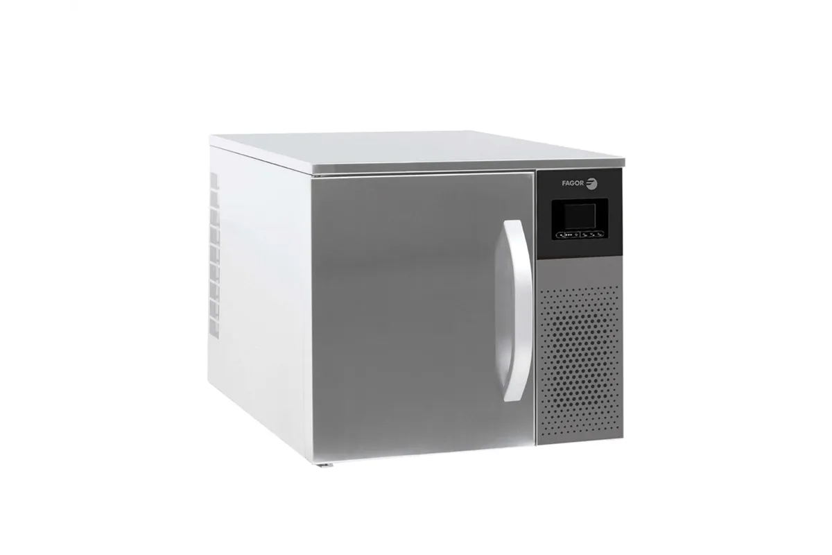 Szybkoschładzarka CONCEPT z funkcją szybkozamrażania 3xGN 1/1 590x700x520 mm 230V Fagor CBC-031 HC