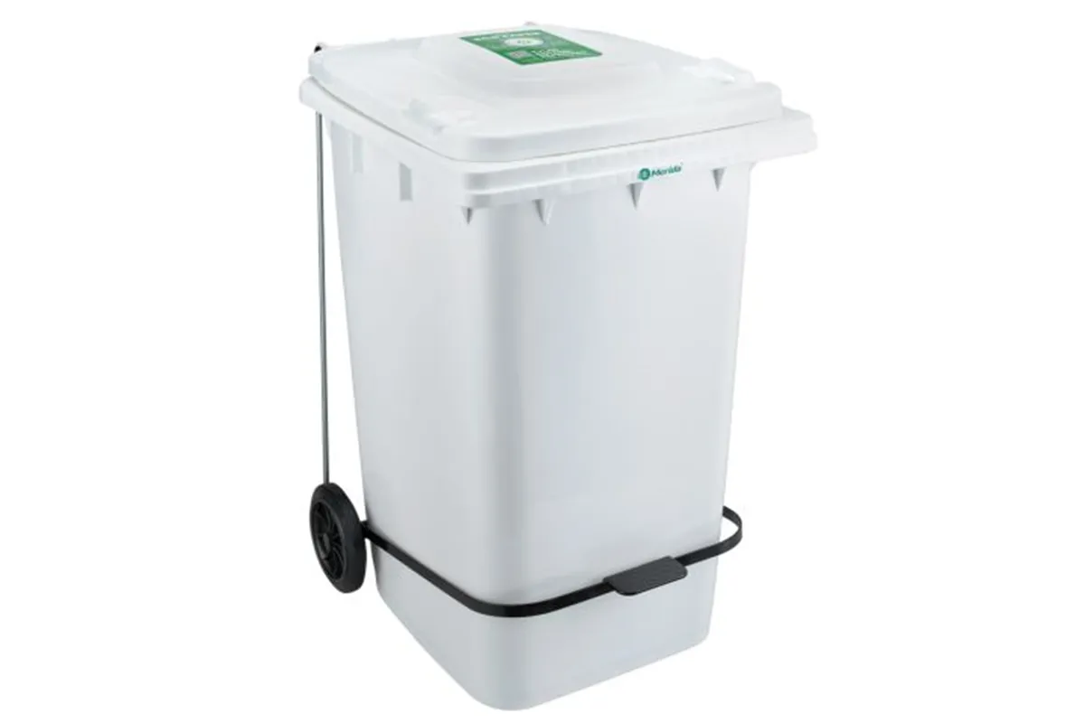 
Kosz na zużyte ręczniki papierowe MERIDA ECO PAPER, biały, na kółkach otwierany przyciskiem pedałowym 240 l Merida KJB414