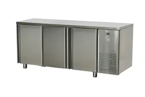 SCH - 3D/Z ﻿﻿Stół chłodniczy trzydrzwiowy RM Gastro