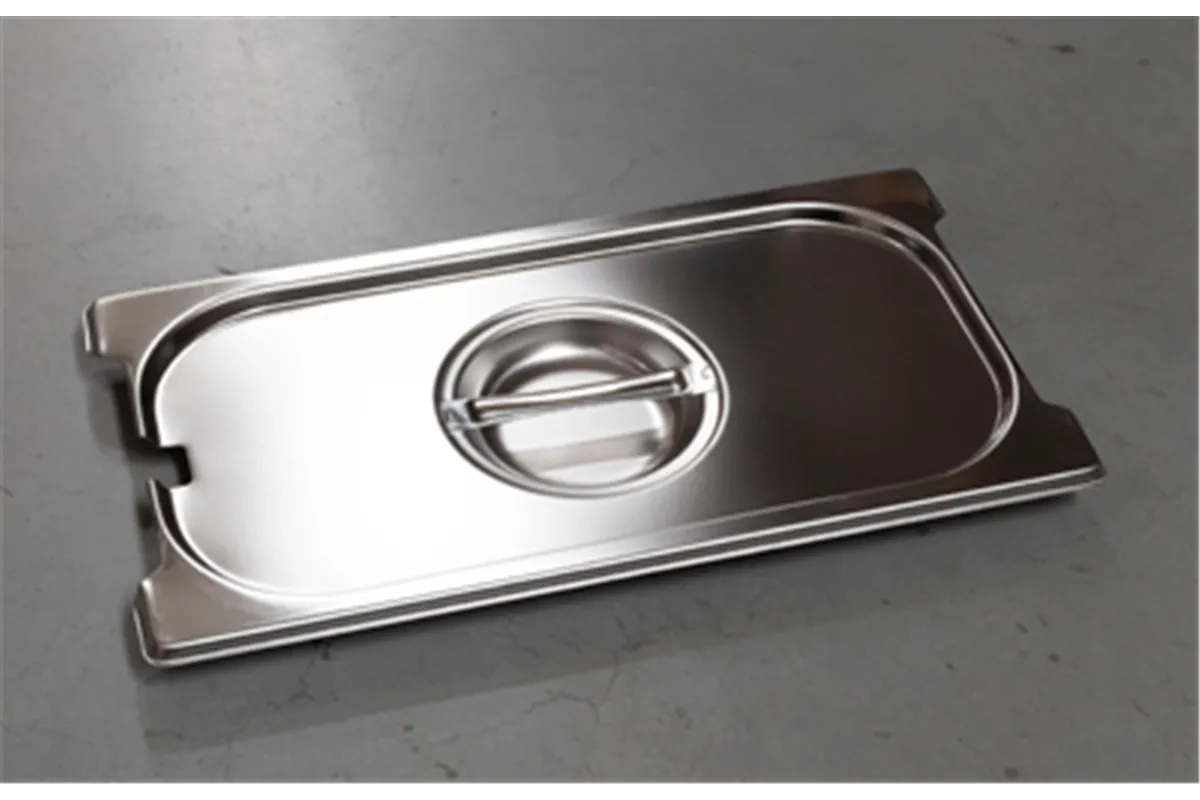 PUCH - 2/3 ﻿Pokrywka z wycięciem na uchwyt i chochlę Red Fox