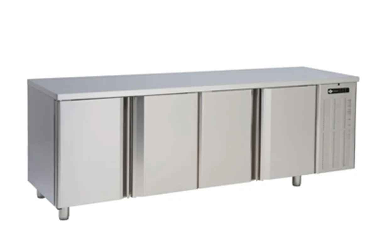 SM 4D DH Stół mroźniczy czterodrzwiowy bez rantu RM GASTRO