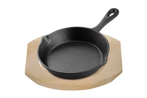 Patelnia żeliwna z podstawą drewnianą, Ø 150 mm Stalgast 049007