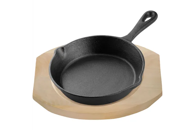 Patelnia żeliwna z podstawą drewnianą, Ø 150 mm Stalgast 049007