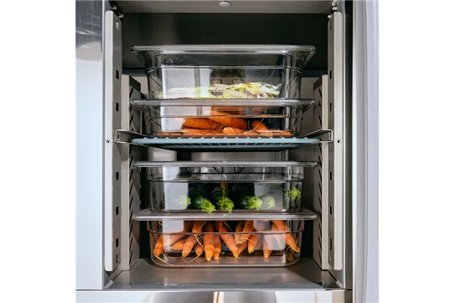 Stół chłodniczy 3 drzwiowy, agregat na dole, Frost, GN 1/1, V 219 l Stalgast 835039