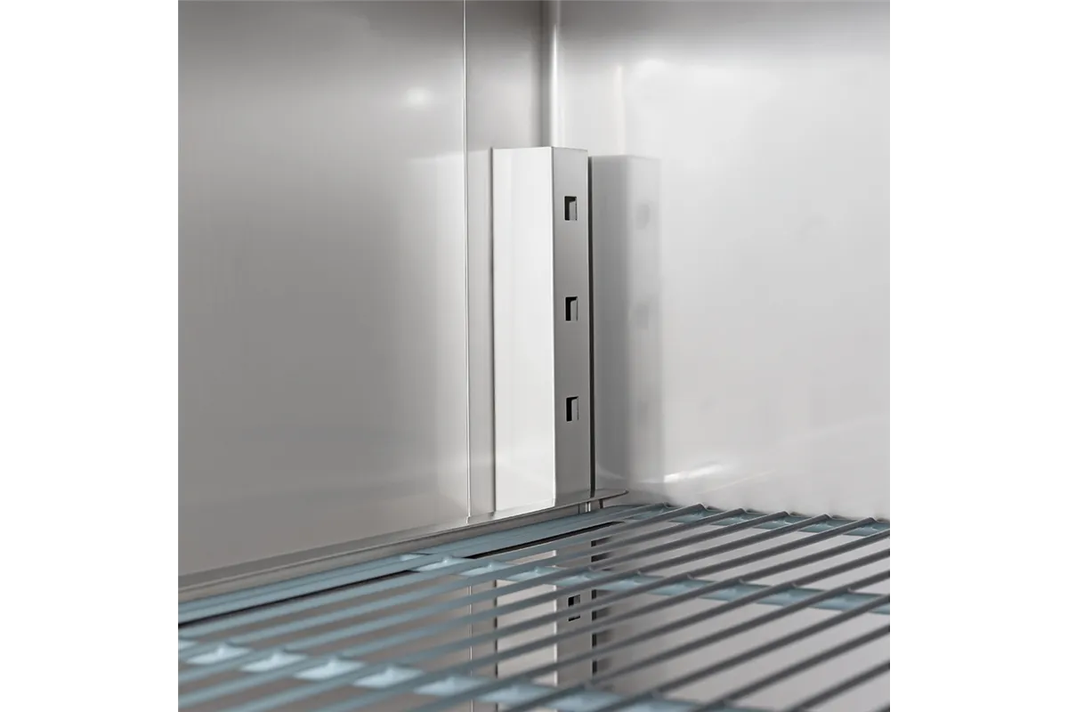 Szafa chłodnicza ze stali nierdzewnej na nóżkach, Frost, GN 2/1, V 460 l Stalgast 835622