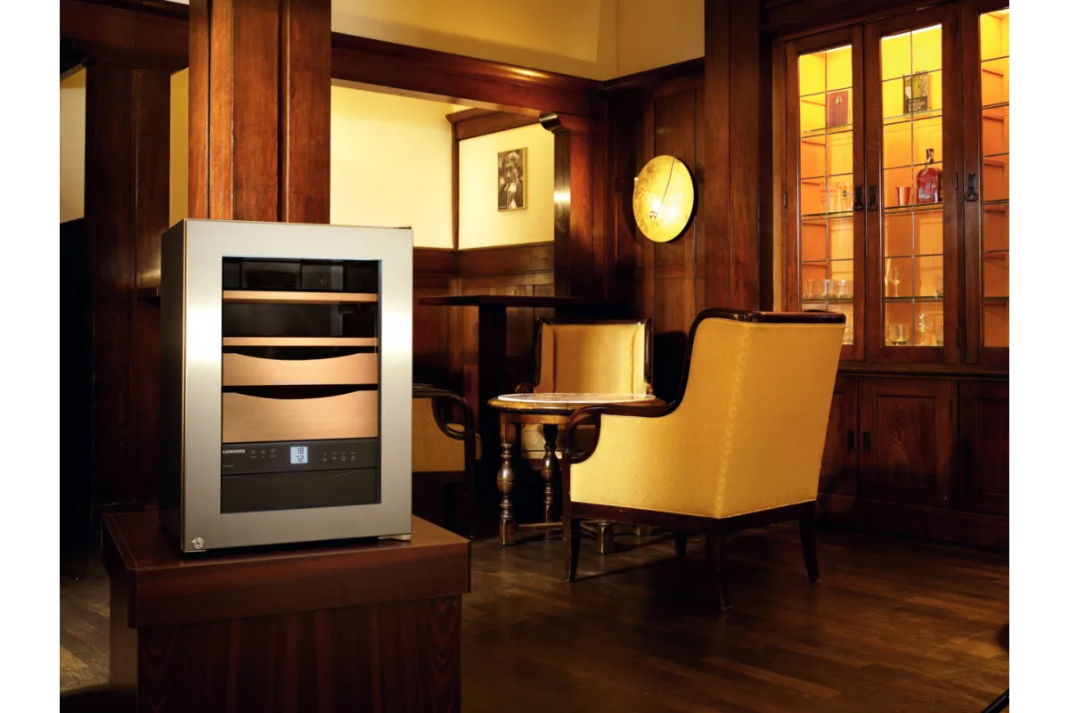 Humidor Liebherr 61,2x42,5x47,8 cm ZKes453