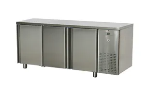 SCH 3D DL Stół chłodniczy trzydrzwiowy z rantem RM Gastro 00008716