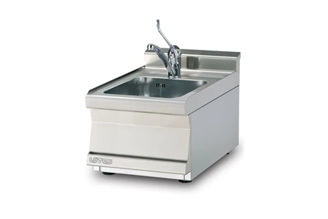 LAT-64 ﻿﻿Zlew z baterią RM Gastro 00000572