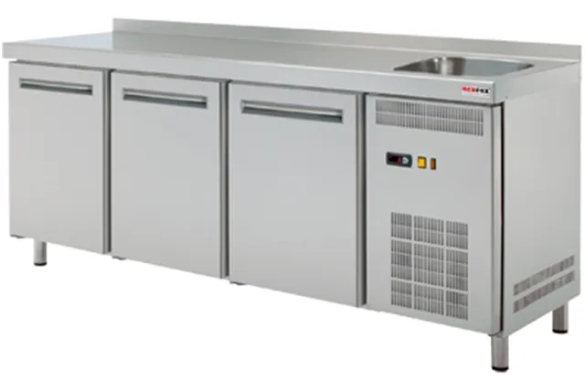 RT 3DS ﻿Stół chłodniczy trzydrzwiowy ze zlewem Red Fox 00001412