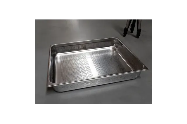 GND - 2/1-100 ﻿Pojemnik gastronomiczny GN 2/1 perforowany Red Fox 00001754