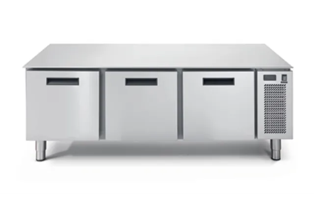 LS 703 TN/V 1C ﻿Podstawa chłodnicza 3-szufladowa RM Gastro 00026899