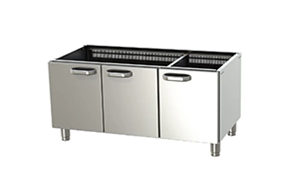 P 70/120 D ﻿Podstawa z drzwiami Red Fox 00027352