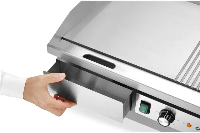 Płyta grillowa w połowie żebrowana, Budget Line, 1/2 gładka, 1/2 ryflowana, 400V/4400W, 720x460x241mm HENDI 154991