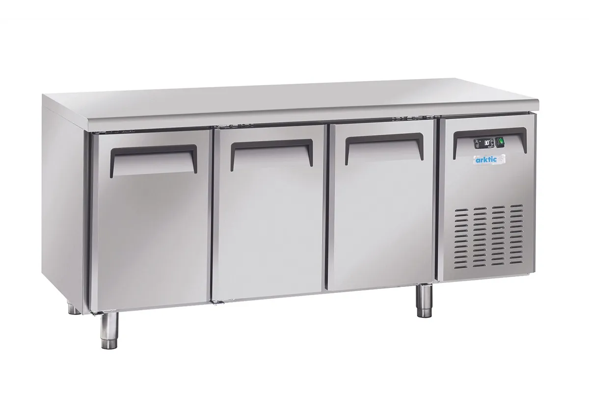 Stół chłodniczy 3-drzwiowy z agregatem bocznym, GN 1/1, 230V/350W, 1800x700x850mm Arktic 236727