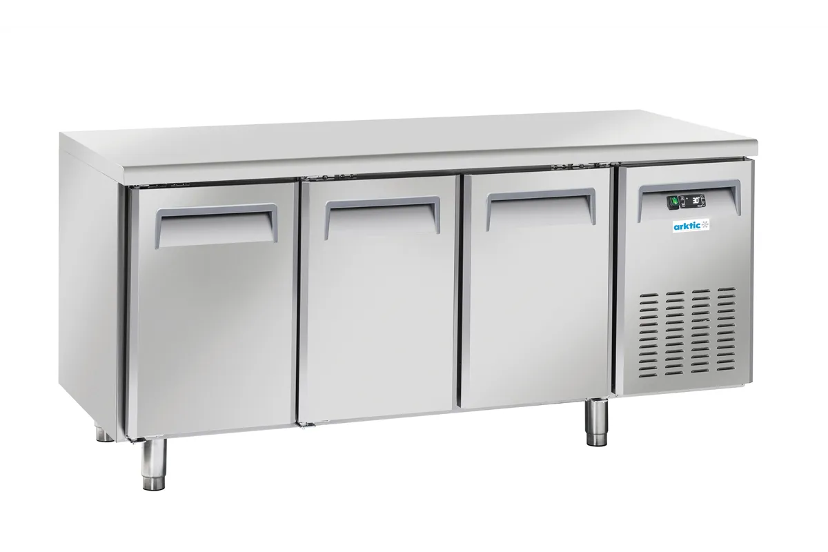 Stół mroźniczy 3-drzwiowy z agregatem bocznym, GN 1/1, 230V/670W, 1800x700x850mm Arktic 236741