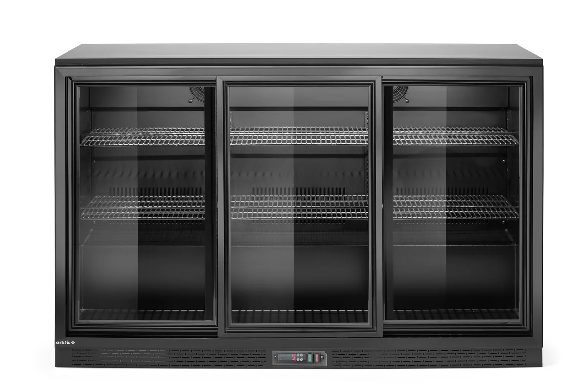 Lodówka barowa z potrójnymi drzwiami suwanymi, 308L, czarny, 220-240V/160W, 1350x520x865mm Arktic 236901